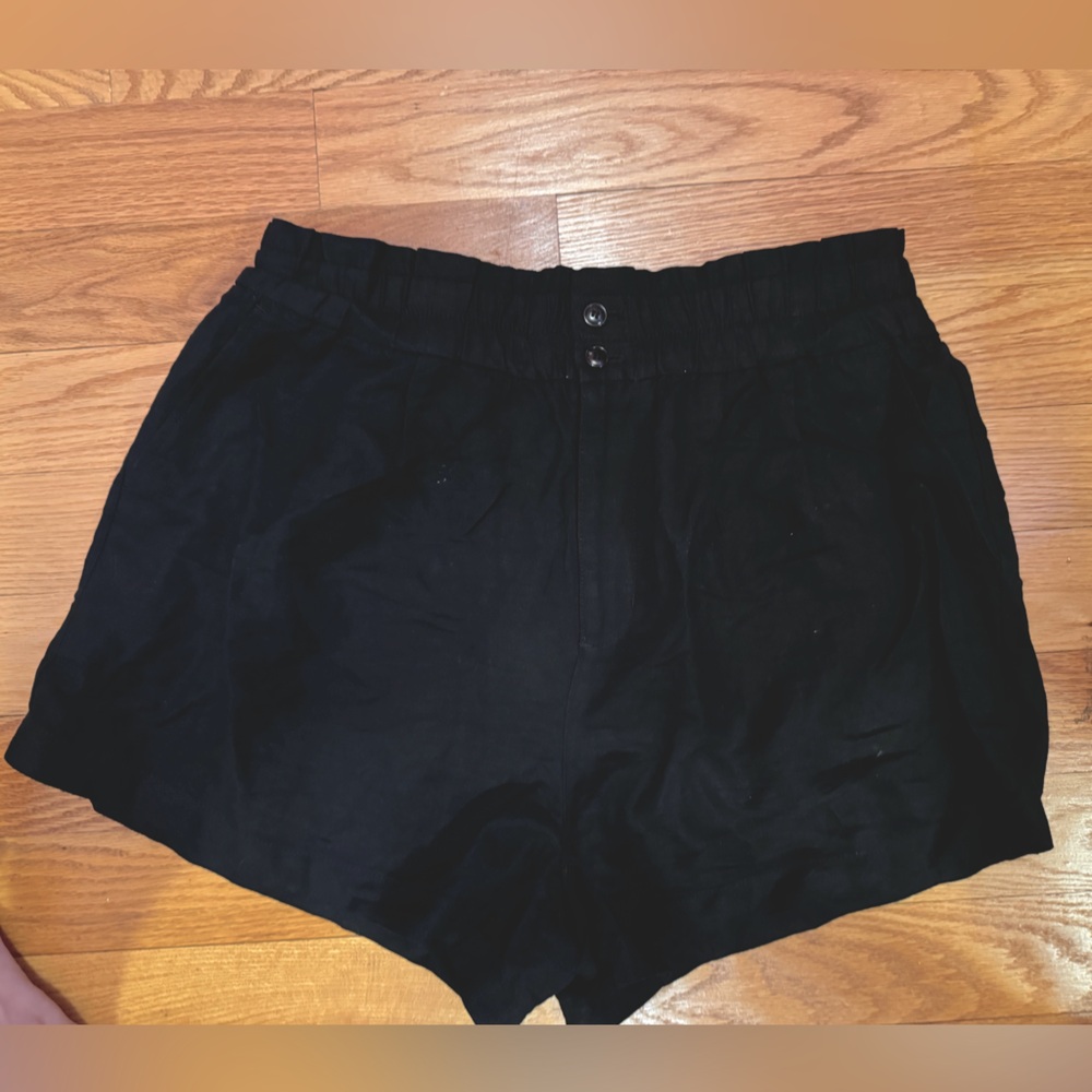 Madewell Linen high waisted shorts in black